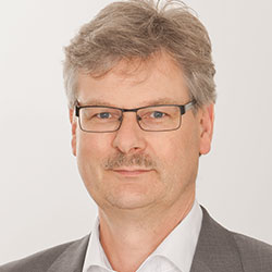 Matthias Stark, Leiterin Ausbildung, Geschäftsführer Schüssler Technik GmbH & Co. KG